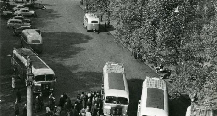 1-Autobus nadr - okolo roku 1962.jpg